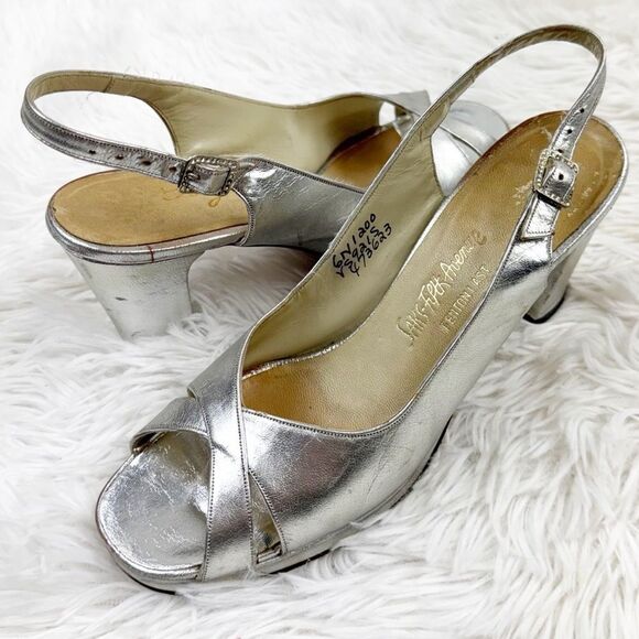 Roger Vivier Metallic Peep Toe Slingback Block Heel Sandals - Picture 1 of 13